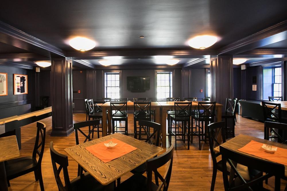University Of Virginia Inn At Darden Шарлотсвил Екстериор снимка