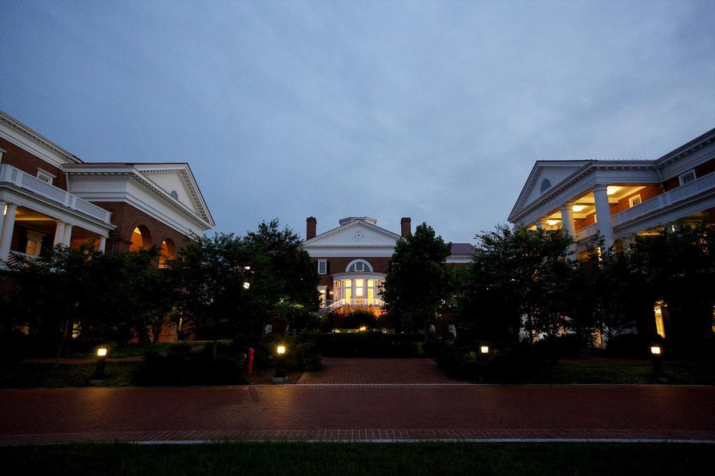 University Of Virginia Inn At Darden Шарлотсвил Екстериор снимка