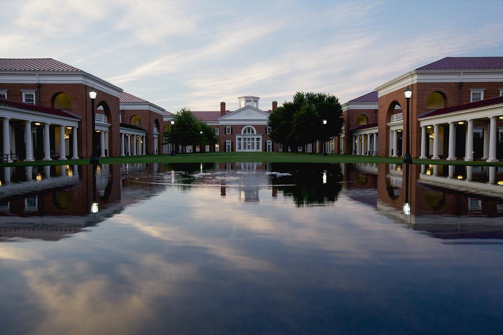 University Of Virginia Inn At Darden Шарлотсвил Екстериор снимка