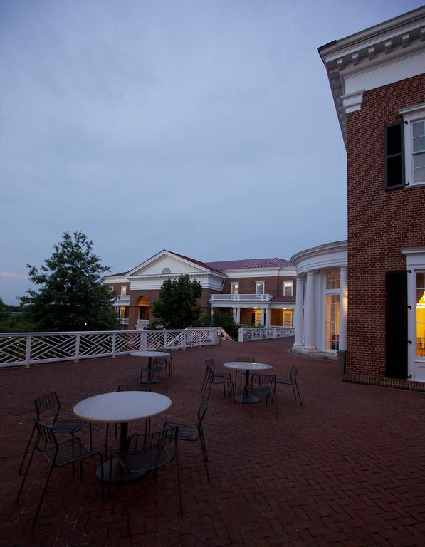 University Of Virginia Inn At Darden Шарлотсвил Екстериор снимка
